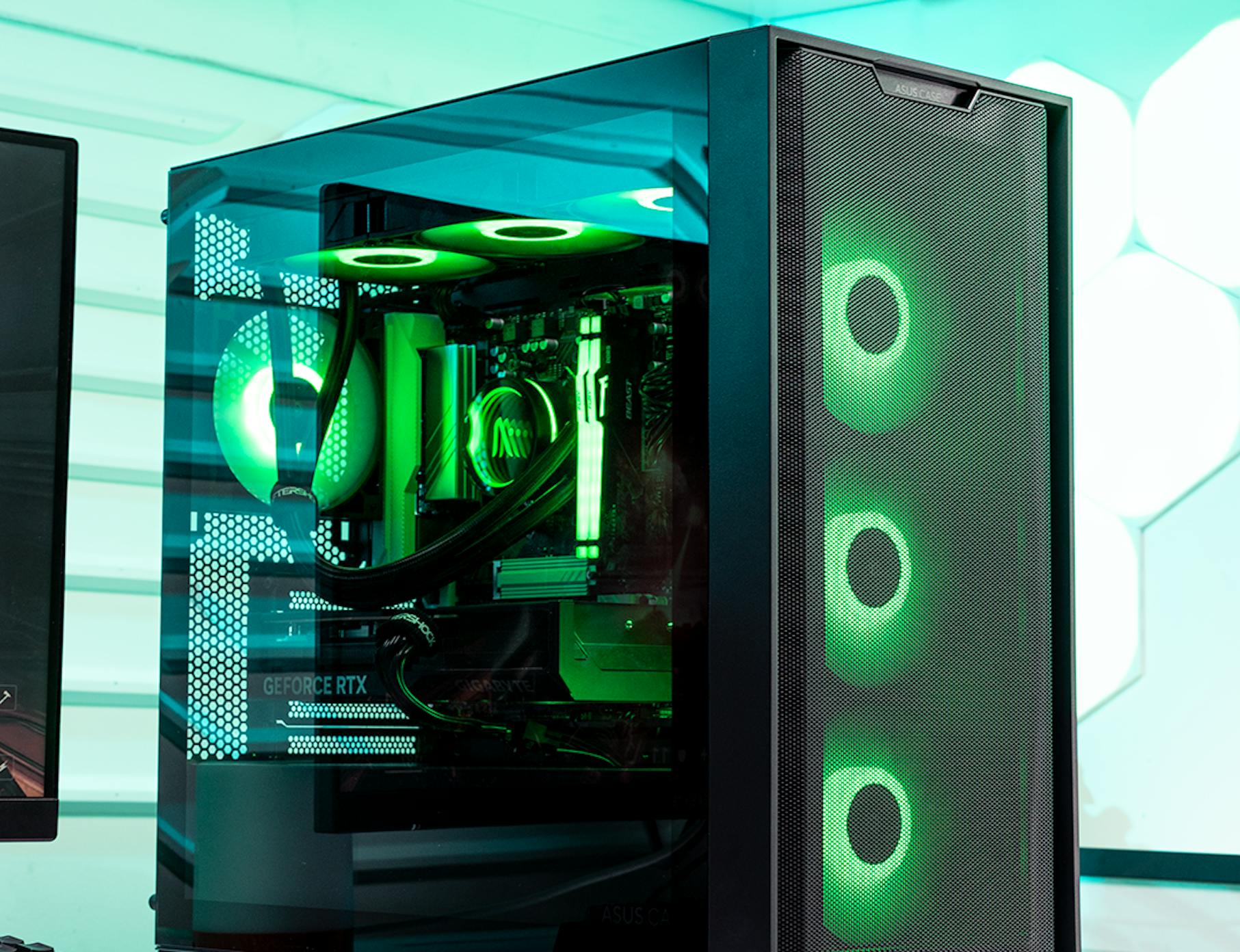 DEFINITIVE E-SPORTS PERFORMANCE PC