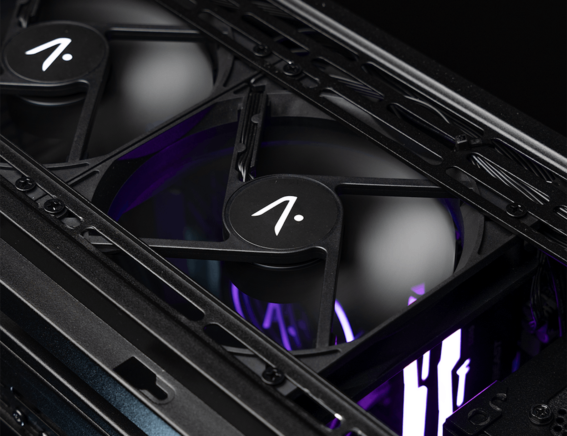 WELL VENTILATED, MINIMALIST DESIGN